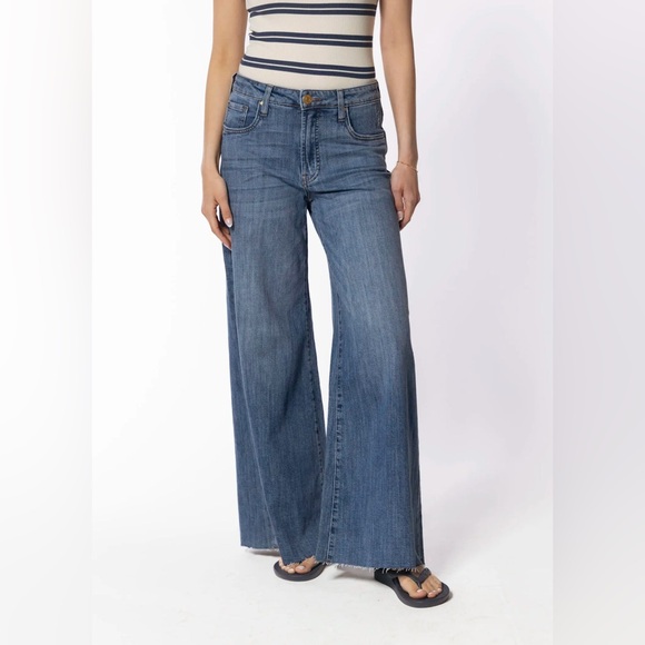Kut from the Kloth 
Super Wide Leg Jean - Picture 2 of 7
